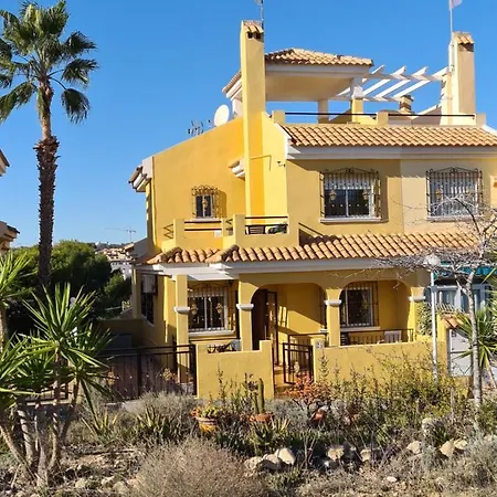 빌라 Near With Pool 3 Bedrooms