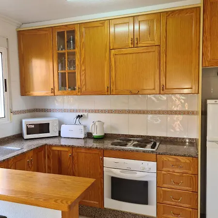 Near With Pool 3 Bedrooms 또레비에하