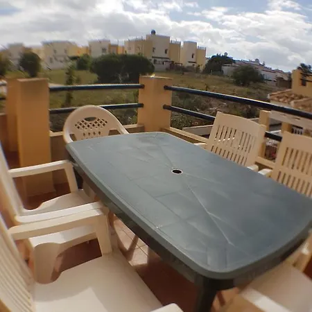 빌라 Near With Pool 3 Bedrooms 또레비에하